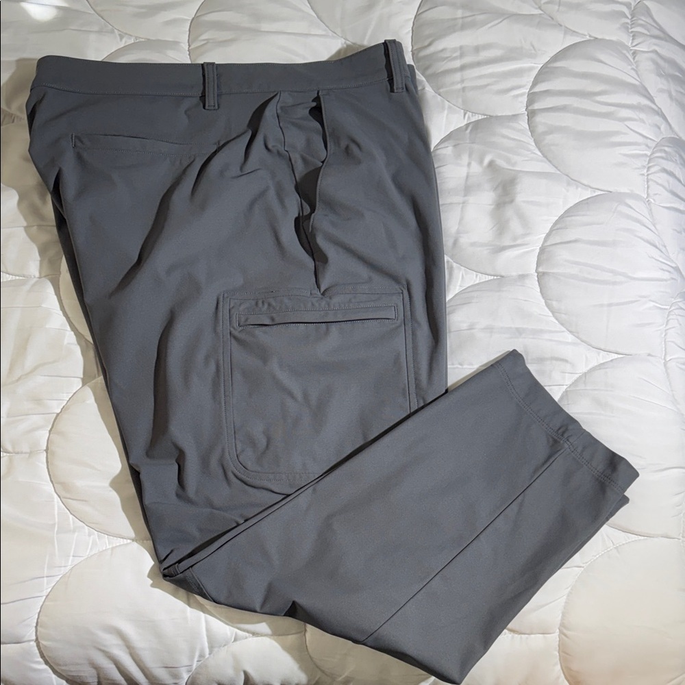 Fabletics Onyx Men's Charcoal Cargo Pants